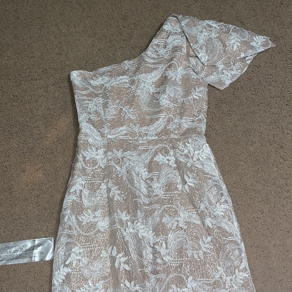 Dress The Population Genevieve Lace Maxi Gown One Shoulder Bow White Medium - Picture 10 of 14